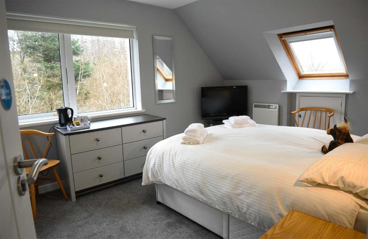 5 Glenconon Bed And Breakfast Уиг Экстерьер фото
