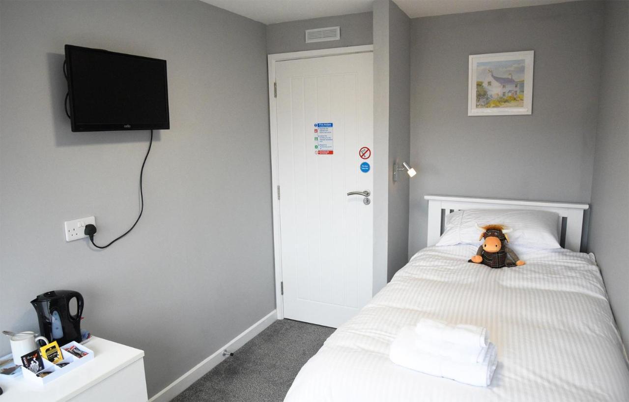 5 Glenconon Bed And Breakfast Уиг Экстерьер фото