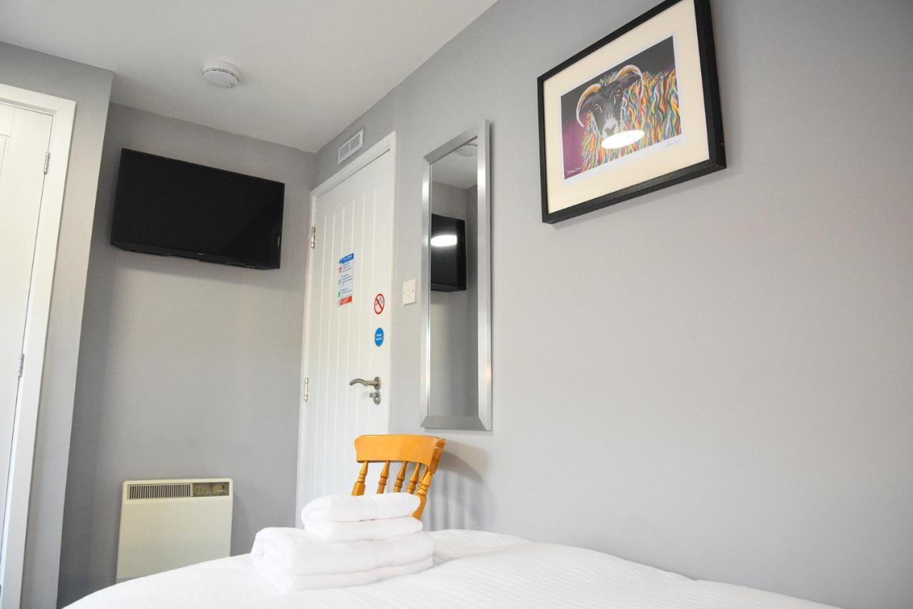 5 Glenconon Bed And Breakfast Уиг Экстерьер фото