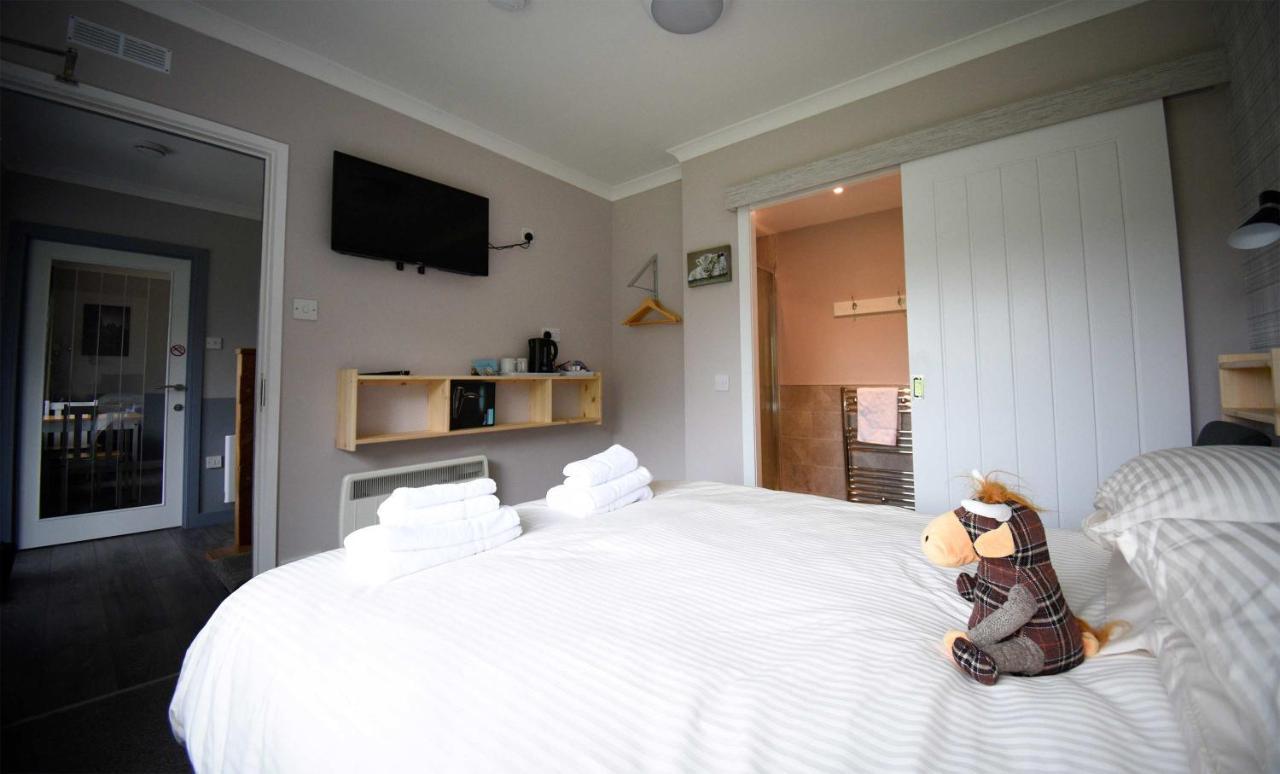 5 Glenconon Bed And Breakfast Уиг Экстерьер фото